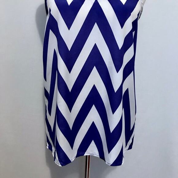 Everly Flowy Zig Zag Tank Top Women M - Picture 3 of 7